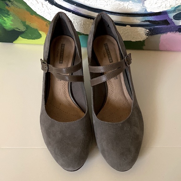 Clarks Suede and Leather Gray Heels, Size 8.5, 2.5” Heels - Picture 2 of 6